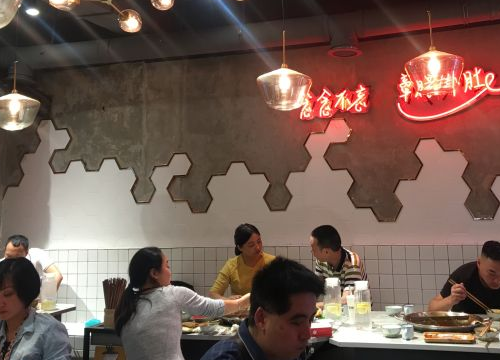 林心如为抗疫一线人员手写加油语:愿所有人健康平安|xingkongsports(图4) 星空体育APP